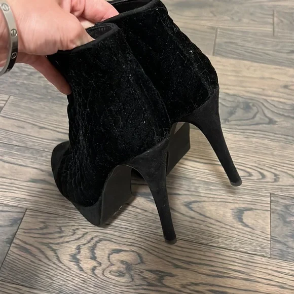 Boots - Picture 2 of 4